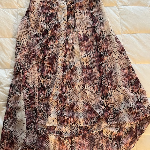 Jennifer Lopez Flowey blouse -Size Large - Picture 3 of 4